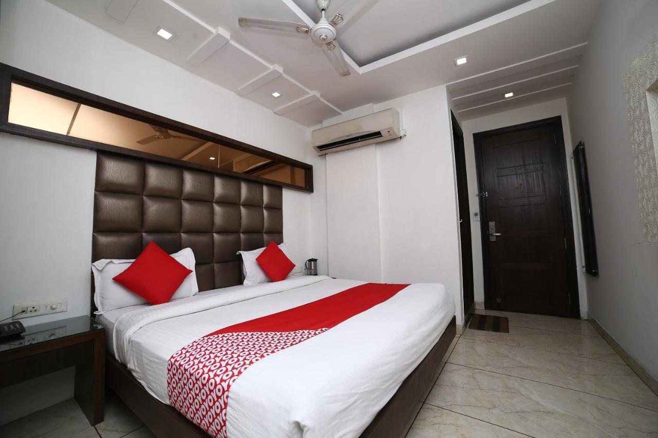 Oyo 11150 Hotel Jmd Rooms Ню Делхи Екстериор снимка