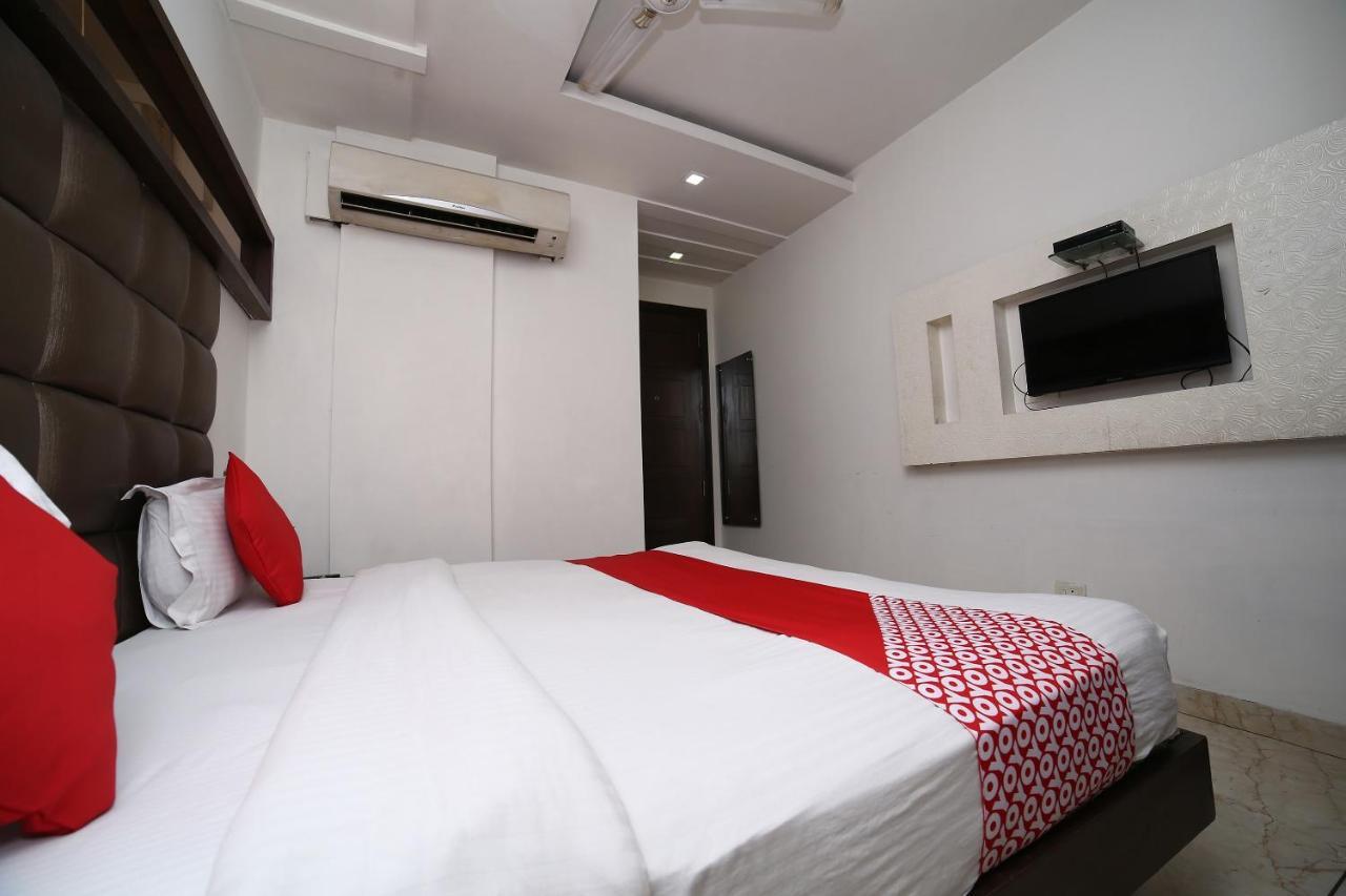 Oyo 11150 Hotel Jmd Rooms Ню Делхи Екстериор снимка