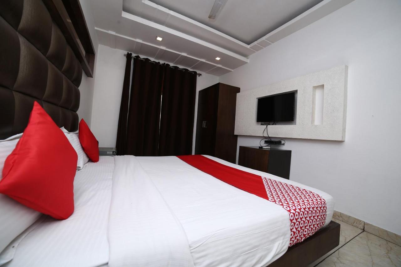 Oyo 11150 Hotel Jmd Rooms Ню Делхи Екстериор снимка