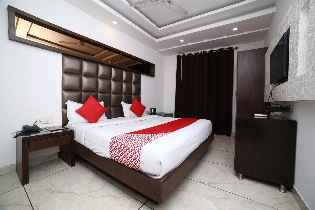 Oyo 11150 Hotel Jmd Rooms Ню Делхи Екстериор снимка
