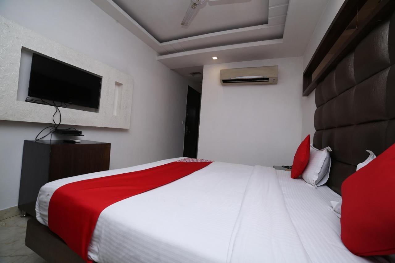 Oyo 11150 Hotel Jmd Rooms Ню Делхи Екстериор снимка