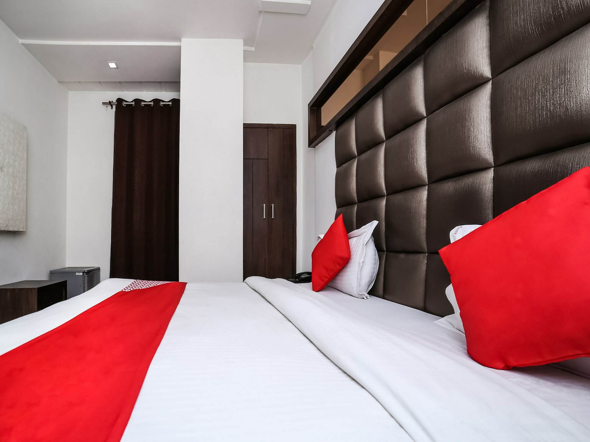 Oyo 11150 Hotel Jmd Rooms Ню Делхи Екстериор снимка