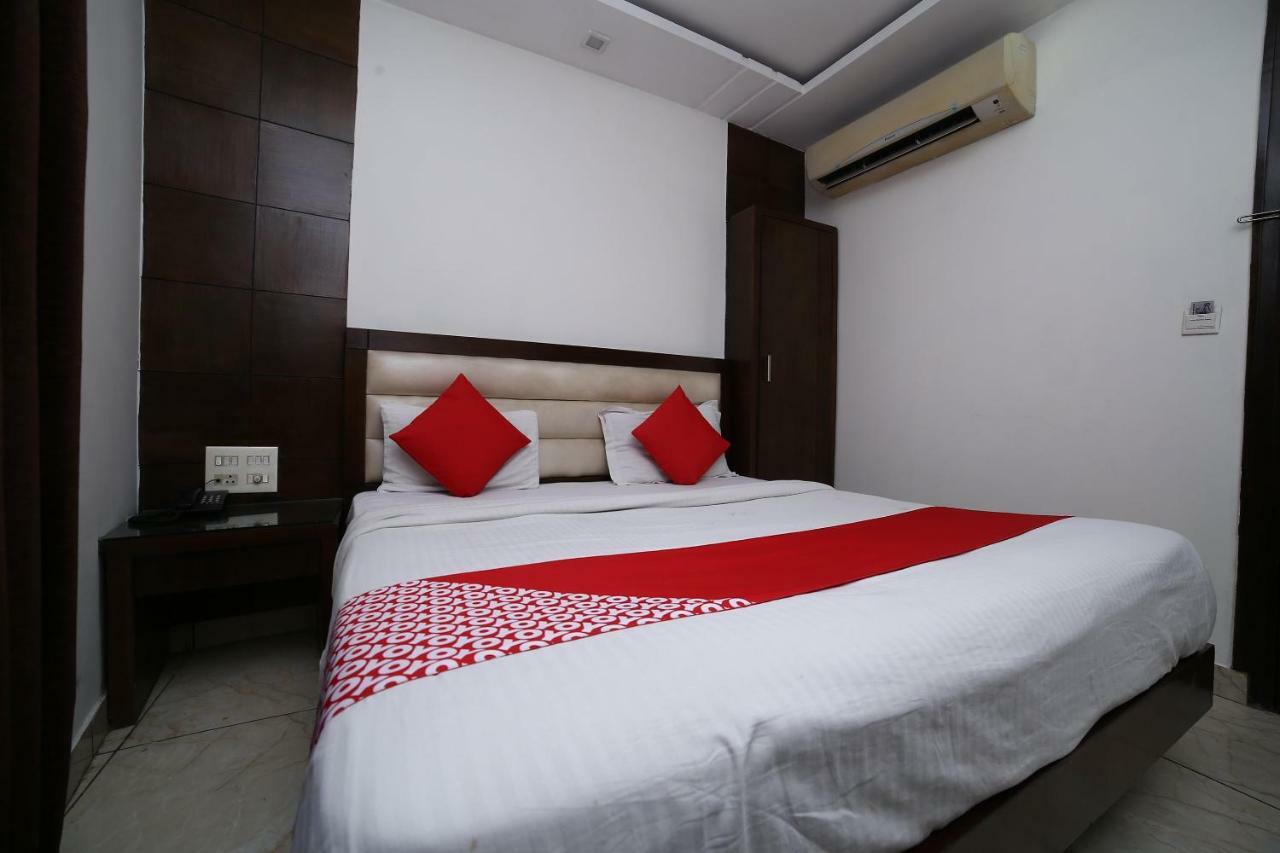 Oyo 11150 Hotel Jmd Rooms Ню Делхи Екстериор снимка