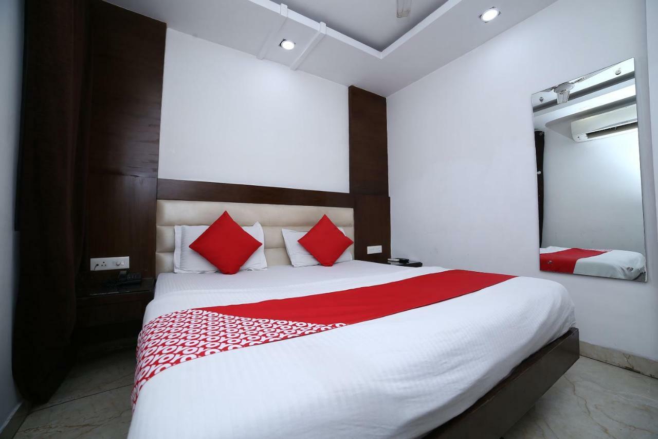 Oyo 11150 Hotel Jmd Rooms Ню Делхи Екстериор снимка